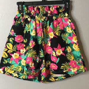 Express and Rocky Barnes Collection size Xs Black floral shorts
